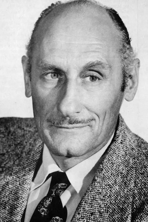 Jules White interpretando a Red Skeleton / Chess-playing Skeleton (voice) (uncredited)