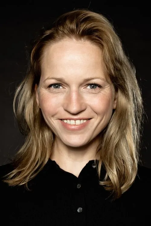 Julia Hummer interpretando a Susanne