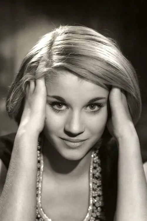 Julia Lockwood interpretando a Jo Halliday