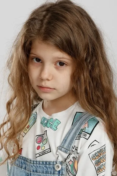 Foto de perfil del actor Julia Marcan en el reparto