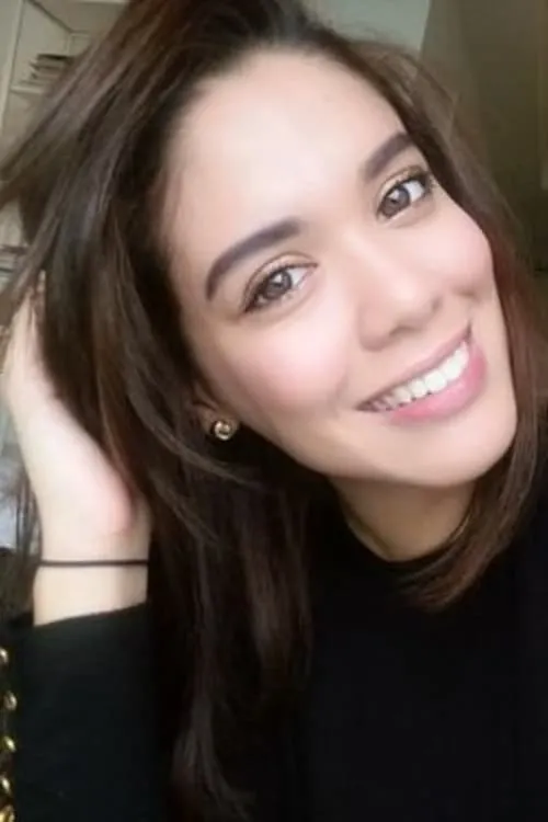 Julia Marin — personaje: Liyana