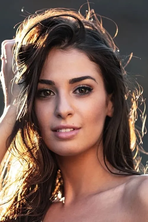 Aimee Stolte ha trabajado con Julia Small en 1 ocasiones