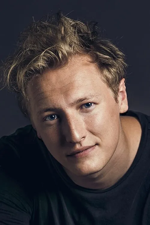 Julian Bonfiglio — personaje: Sound Guy