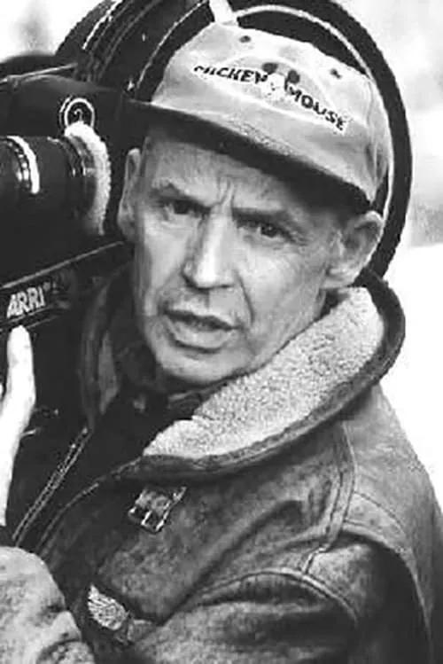 Julian Doyle interpretando a Self