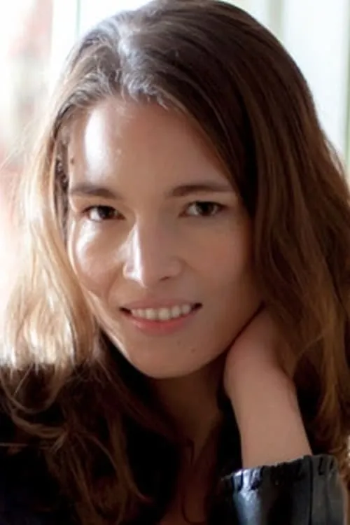 Astou Vedel ha trabajado con Julie-Chloé Mougeolle en 1 ocasiones