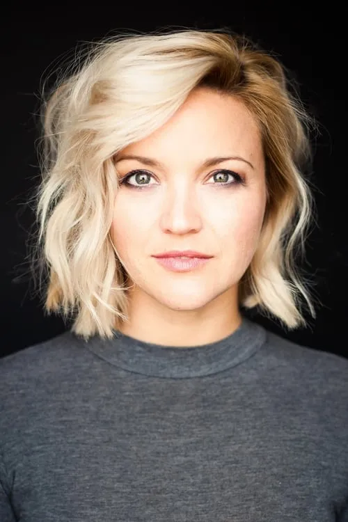 Julie Ringuette — personaje: Sergente Marie Gendron