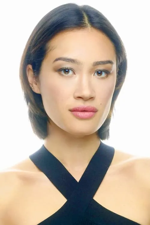 Bex Taylor-Klaus ha trabajado con Juliette Kenn de Balinthazy en 1 ocasiones