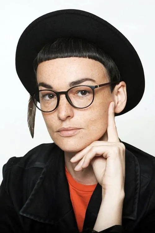 Julija Goyd interpretando a Dina