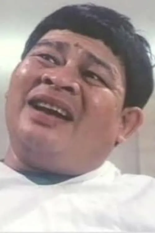 Jumjim Khemlek interpretando a