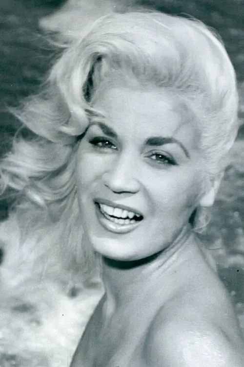 June Cunningham interpretando a Marlene Hogg