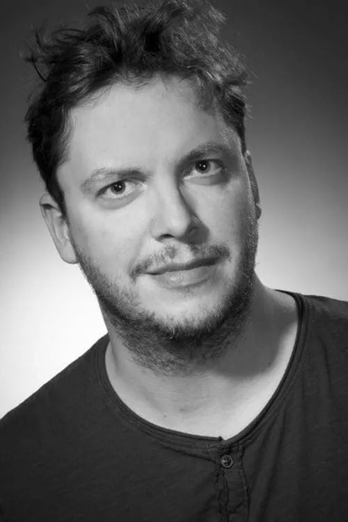 Jussi Puhakka interpretando a