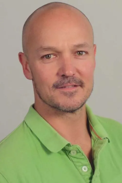 Louis Sutherland ha trabajado con Justin B. Carter en 1 ocasiones