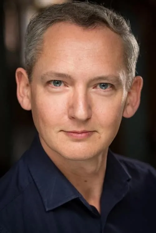 Justin Hayward interpretando a Cap Andrew Mason