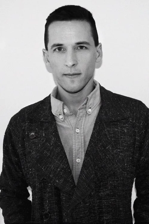 Justin Kelly interpretando a Brody Thompson