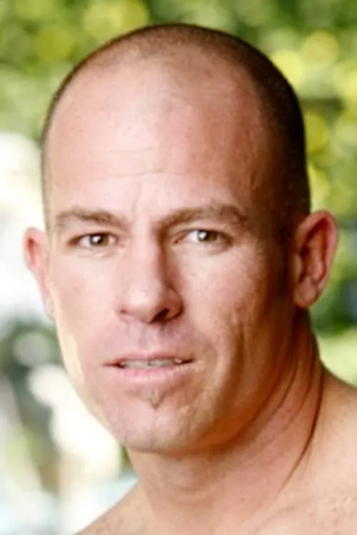 Justin Snyder interpretando a 