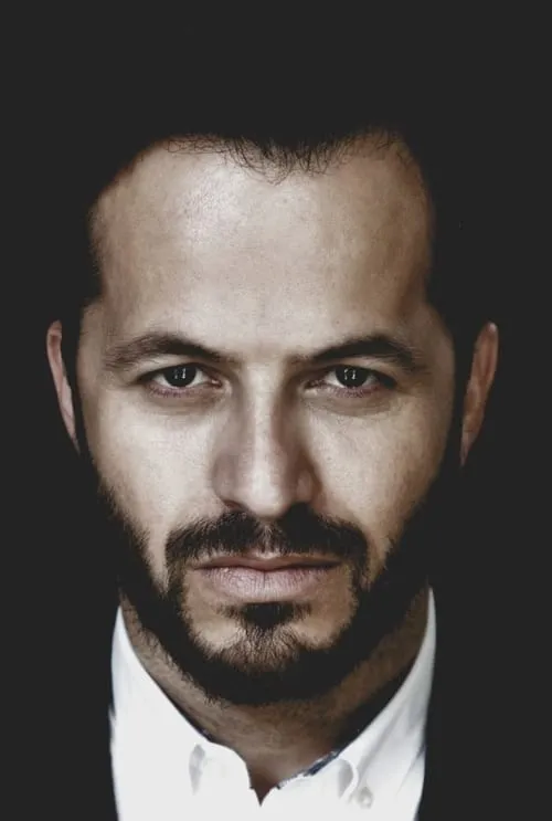 Anousha Alamian ha trabajado con Kane Mahon en 1 ocasiones