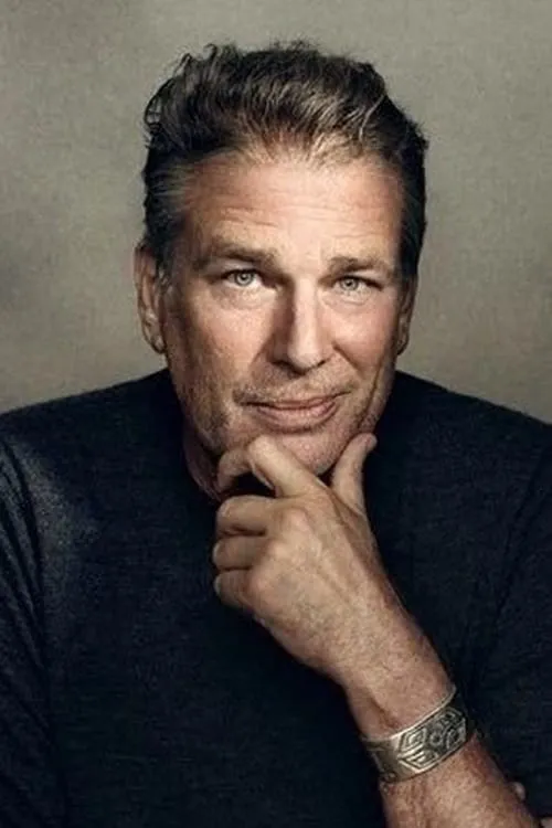 Karan Kapoor interpretando a Samir