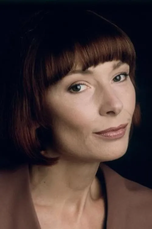 Loretta Tupper ha trabajado con Karen Akers en 1 ocasiones