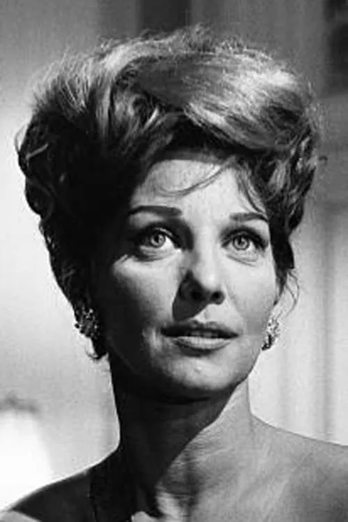 Karin Jacobsen interpretando a Rosi