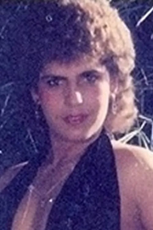 Karina Miranda interpretando a