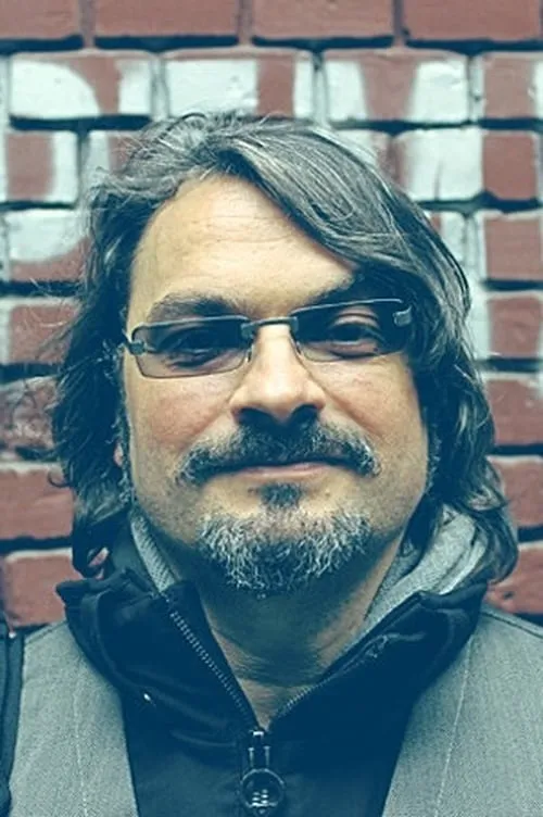 ?as???? ?a??µ???? ha trabajado con Károly Ujj Mészáros en 1 ocasiones