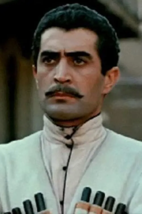 Kartlos Maradishvili interpretando a