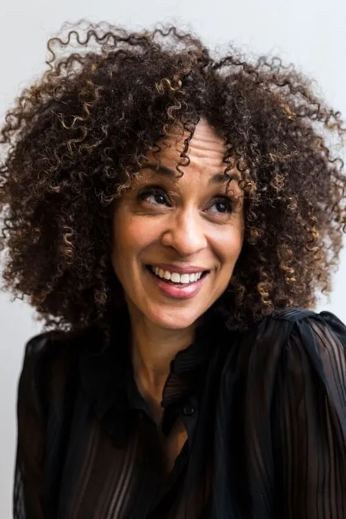 Karyn Parsons interpretando a Ellen
