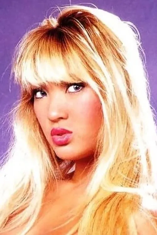 Cassandra ha trabajado con Kascha en 3 ocasiones