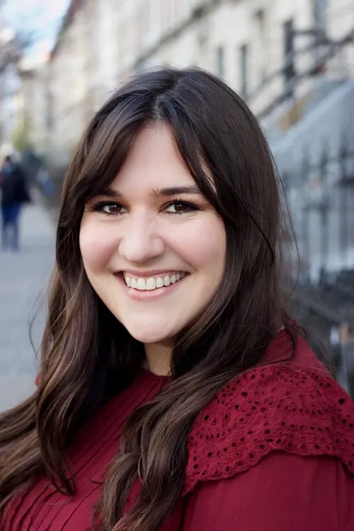 Kat Lindsay interpretando a Karin