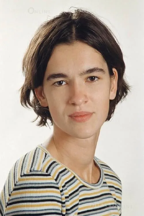 Katalin Homonnai interpretando a Head Teacher