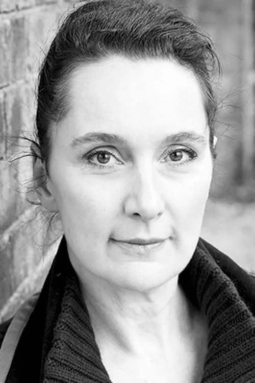 Kate Duchêne interpretando a Juliana