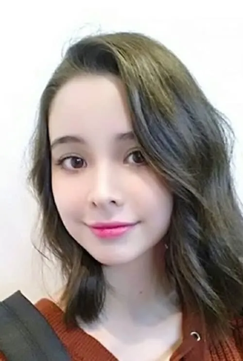 Kate Kinney — personaje: Wang Xiao Ya / "Olivia"