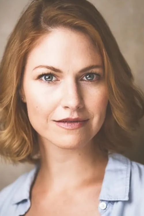 Julian Gamble ha trabajado con Kate MacCluggage en 1 ocasiones