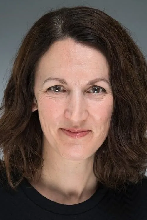 Yusuf Hussain ha trabajado con Kate Russell-Smith en 1 ocasiones