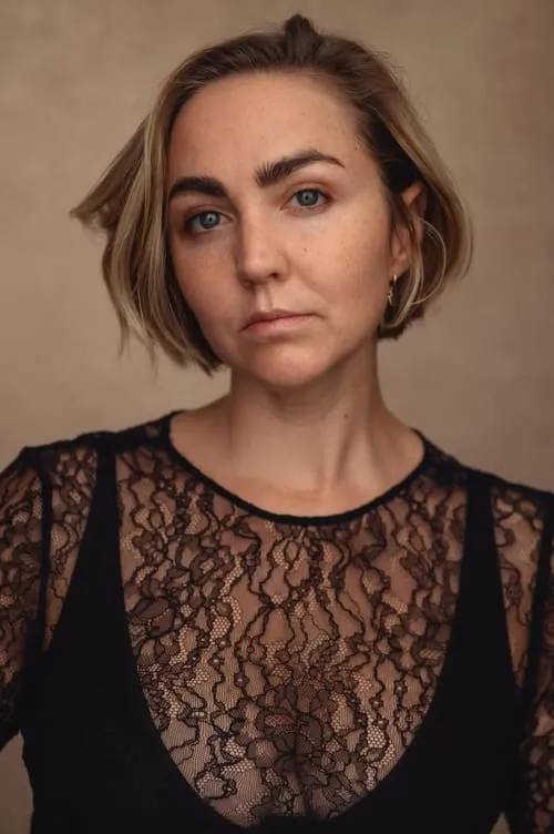 Neil James ha trabajado con Kate Winter en 1 ocasiones