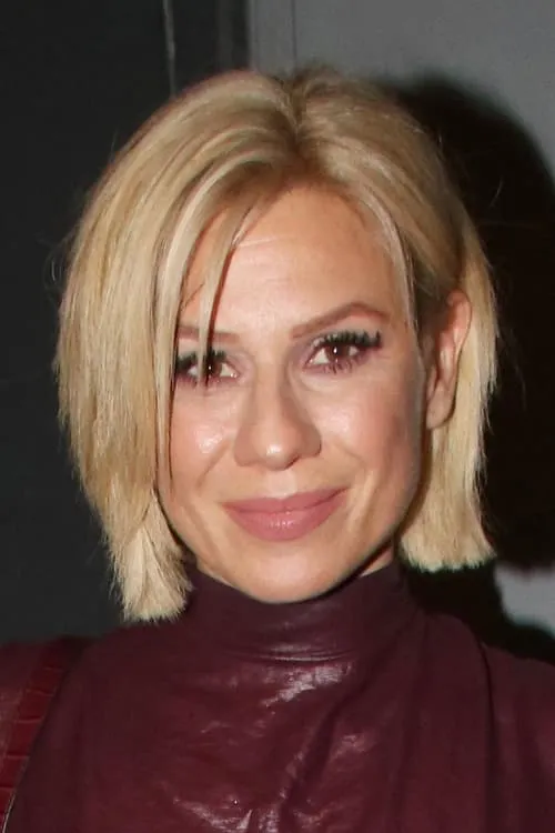 ?????? ??µ?t???? ha trabajado con Katerina Karavatou en 1 ocasiones