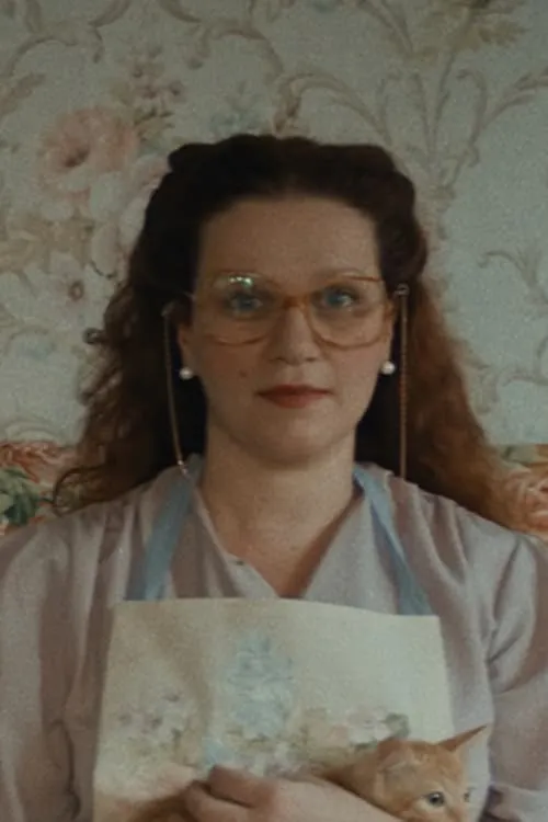 Katerina Latta interpretando a