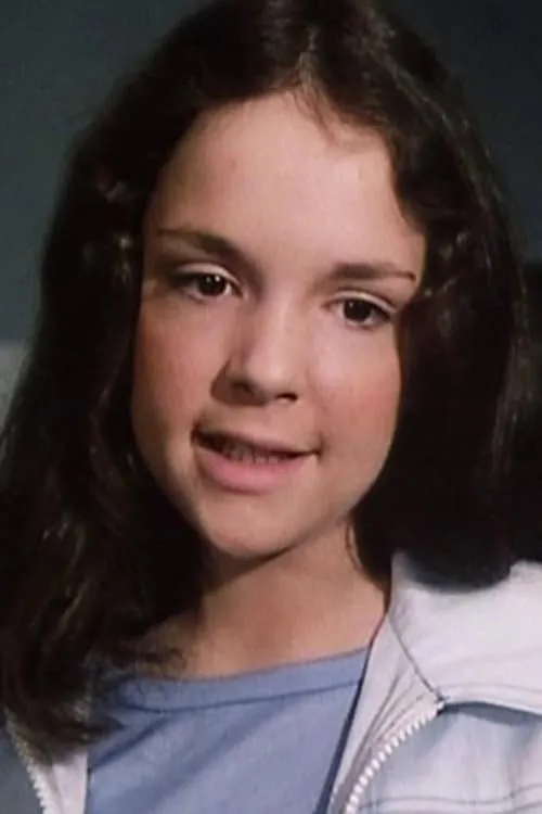 Katharine Levy interpretando a Hero