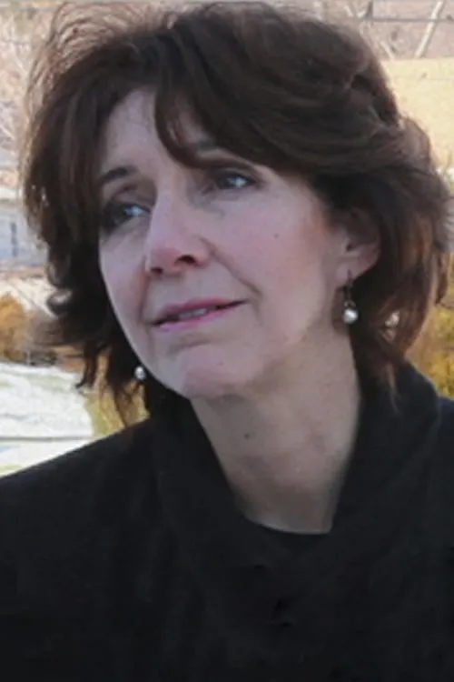 Katherine Allentuck interpretando a Sarah Levy