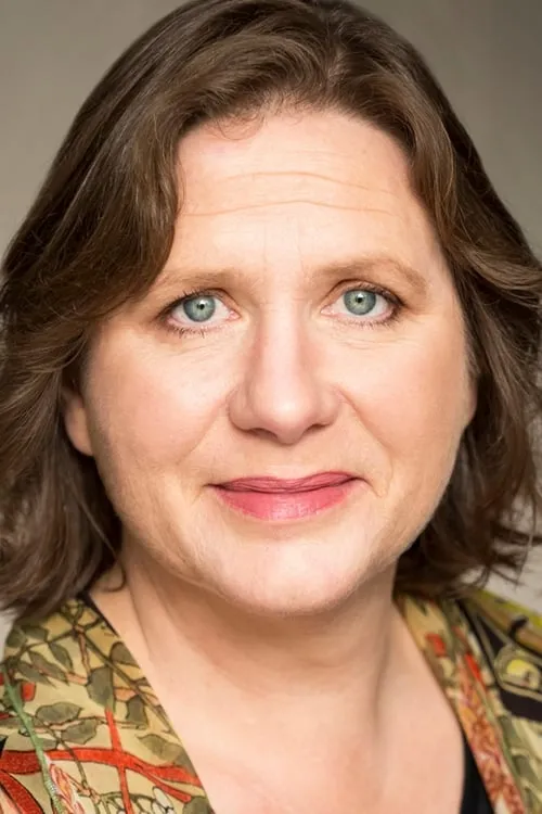 Katherine McRae interpretando a Helen Milner