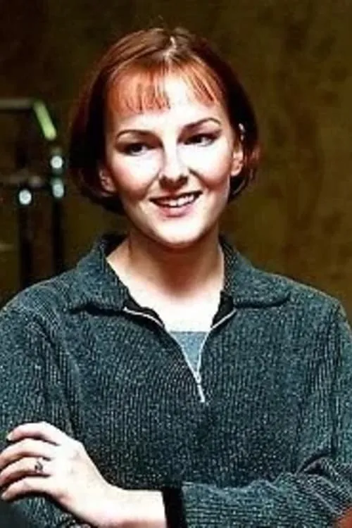 Kathryn Long interpretando a Carly Beth Caldwell