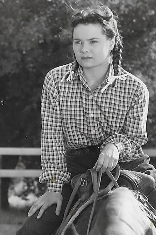 Iris Flores ha trabajado con Kathy Frye en 1 ocasiones