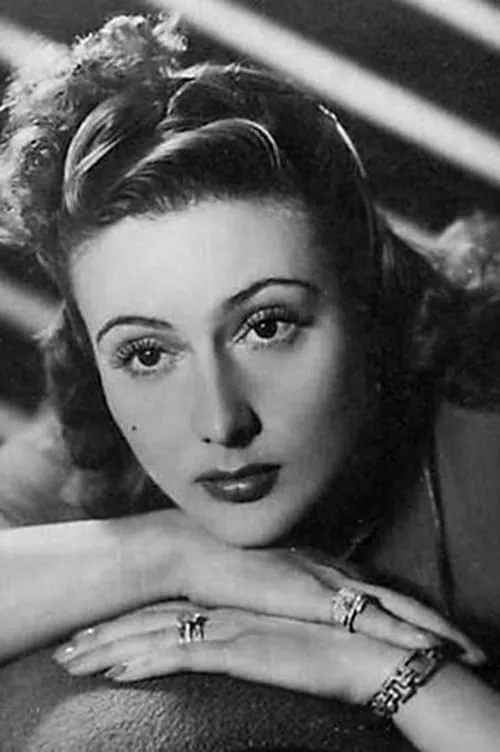 Katia Lova interpretando a