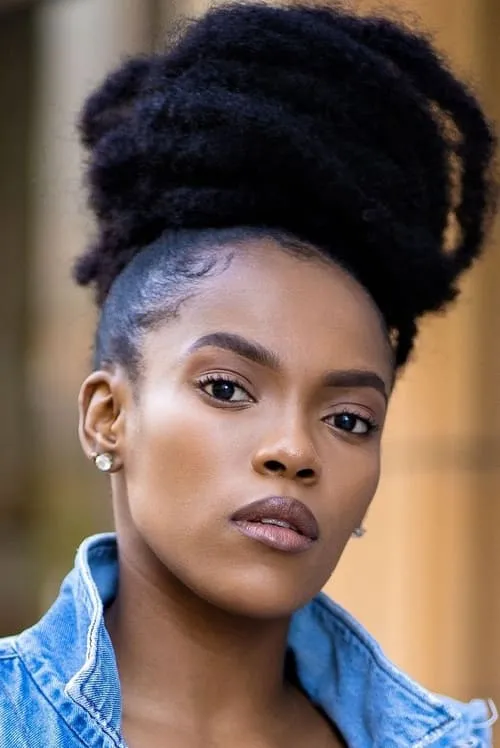 Katlego Lebogang — personaje: Thando Mokoena