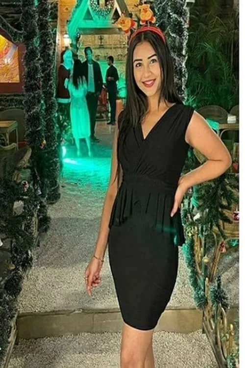 Lara Shah ha trabajado con Kaveri Chaudhary en 1 ocasiones