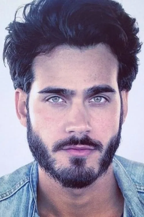 Sylvia Geersen ha trabajado con Kay Nambiar en 1 ocasiones