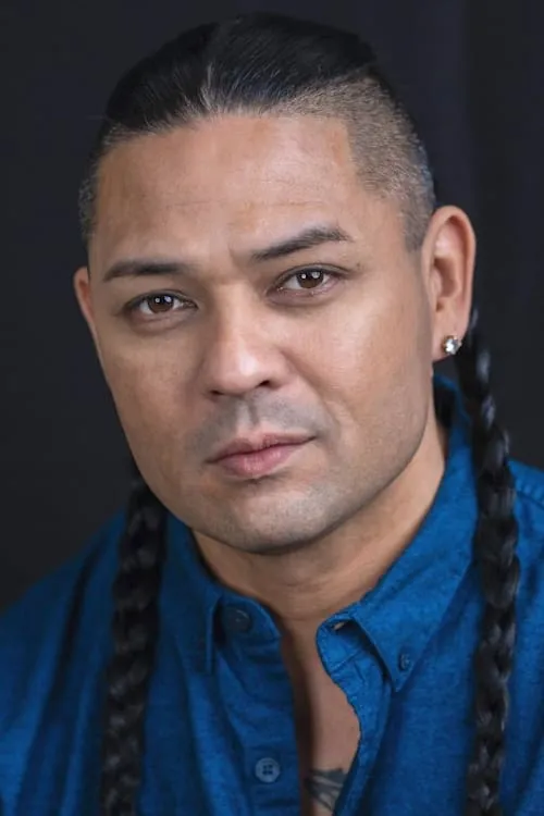 Eric Newcombe ha trabajado con Keekee Suki en 1 ocasiones