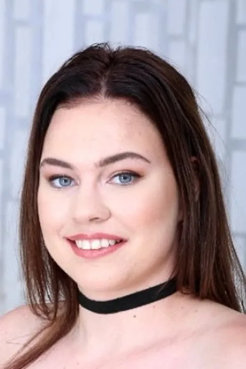 Keira Flow interpretando a