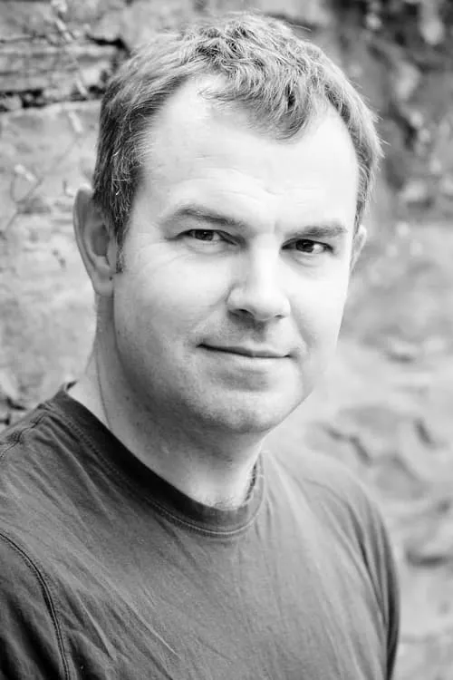 Keiron Self interpretando a Leonard