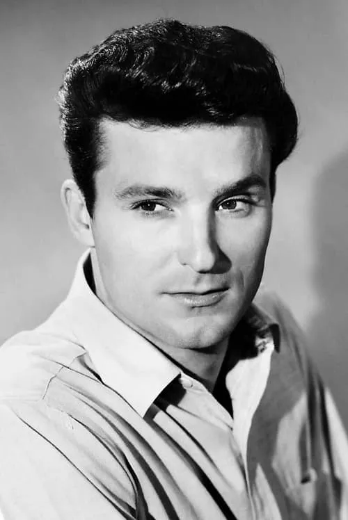 Keith Larsen — personaje: Drake Andrews